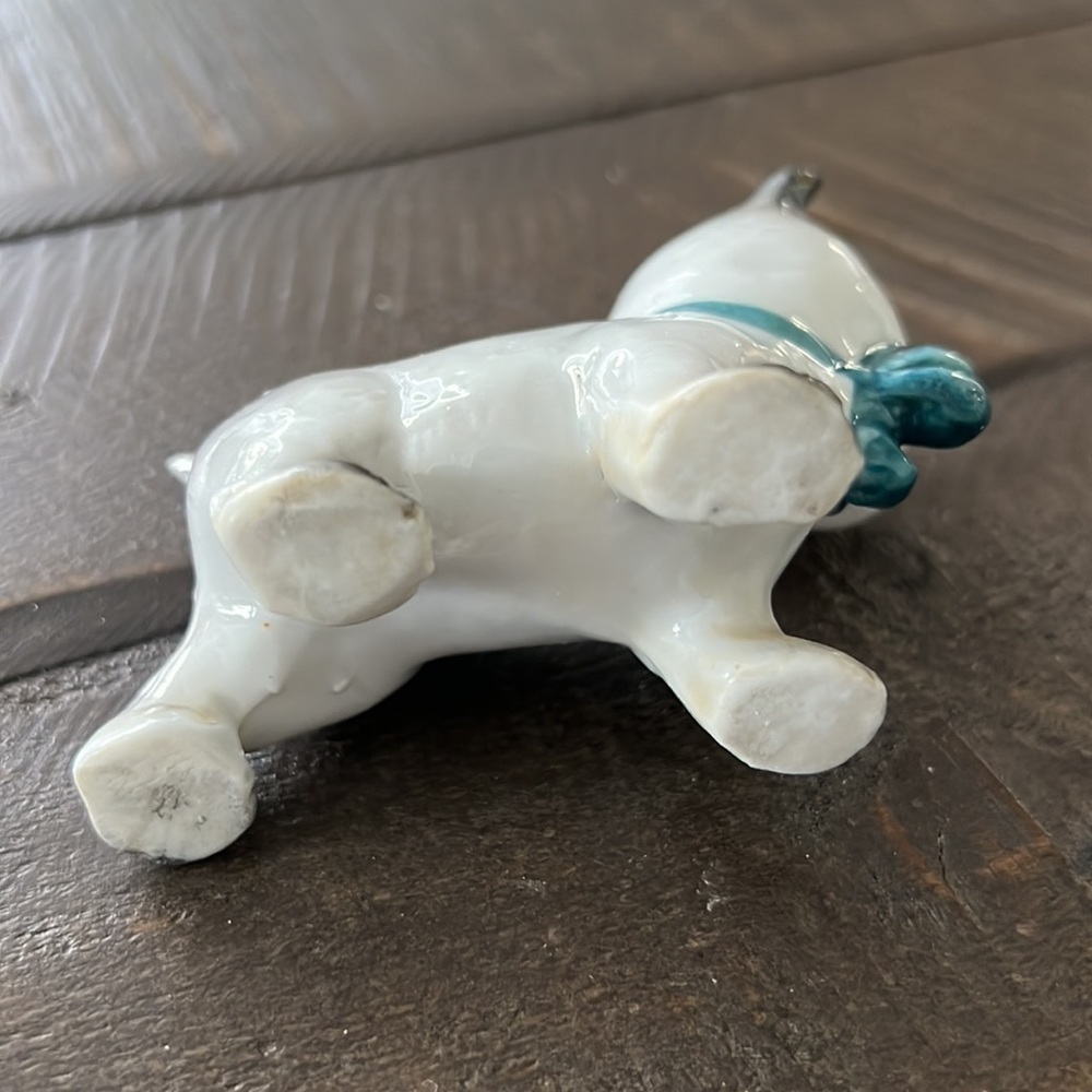 Vintage Google Eyed Bulldog with Bug on Head and Bow - Picture 5 of 7